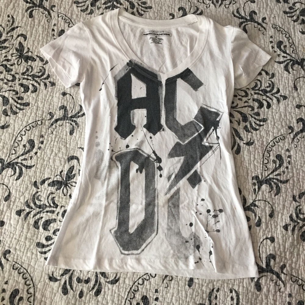 🌺B2G2 Free 🌺 ACDC SHIRT